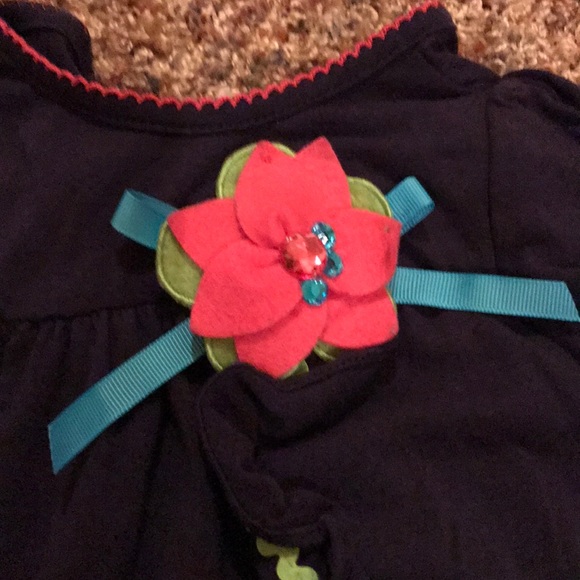 Long sleeve boutique outfit! - Picture 2 of 3